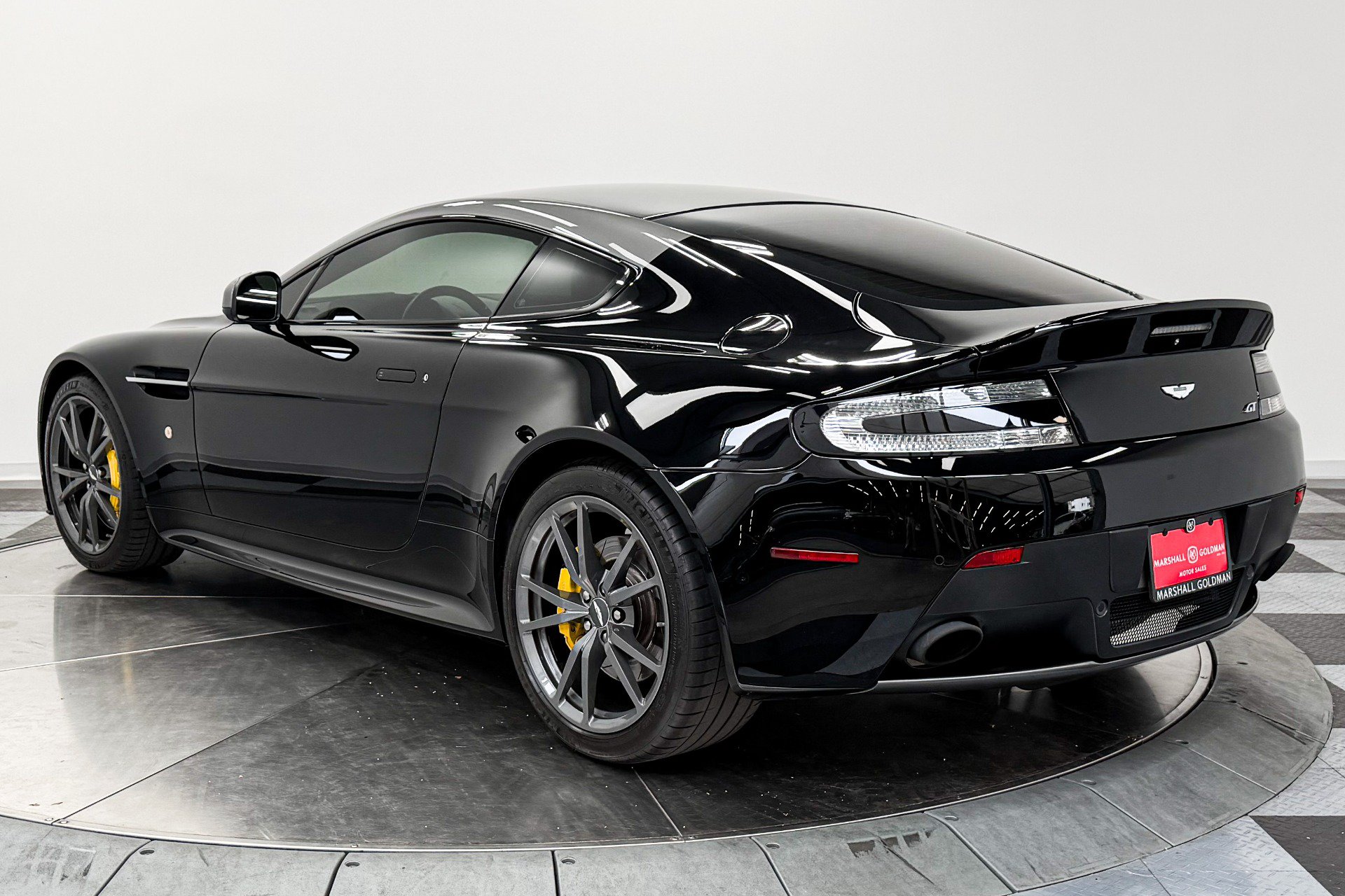 Used 2015 Aston Martin V8 Vantage GT RWD image 7