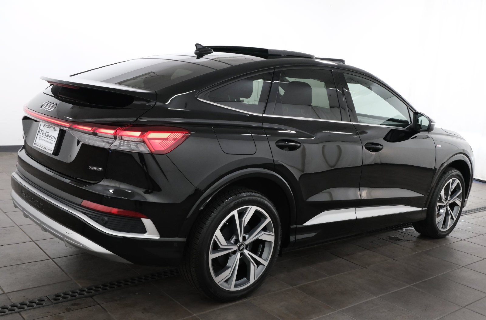 Used 2023 Audi Q4 e-tron Premium Plus w/ Premium Plus AWD/4WD image 7