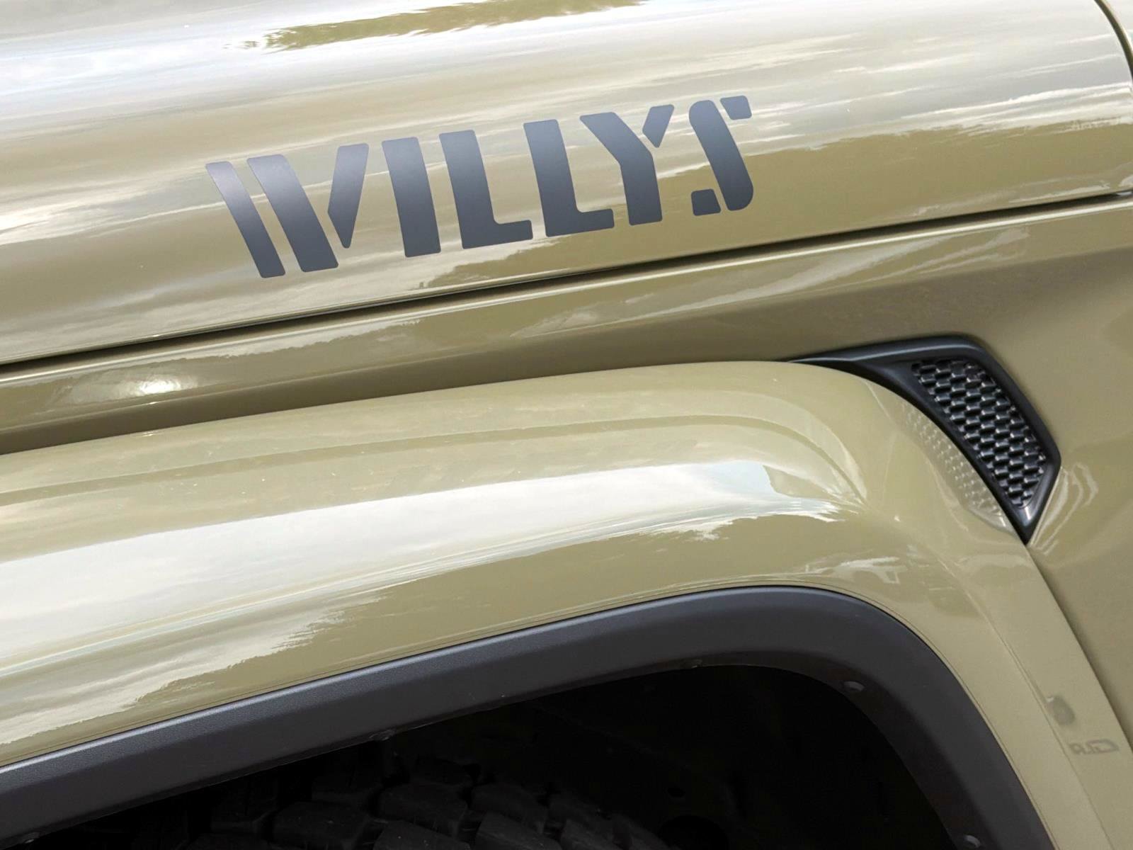 Used 2025 Jeep Gladiator Sport AWD/4WD image 6