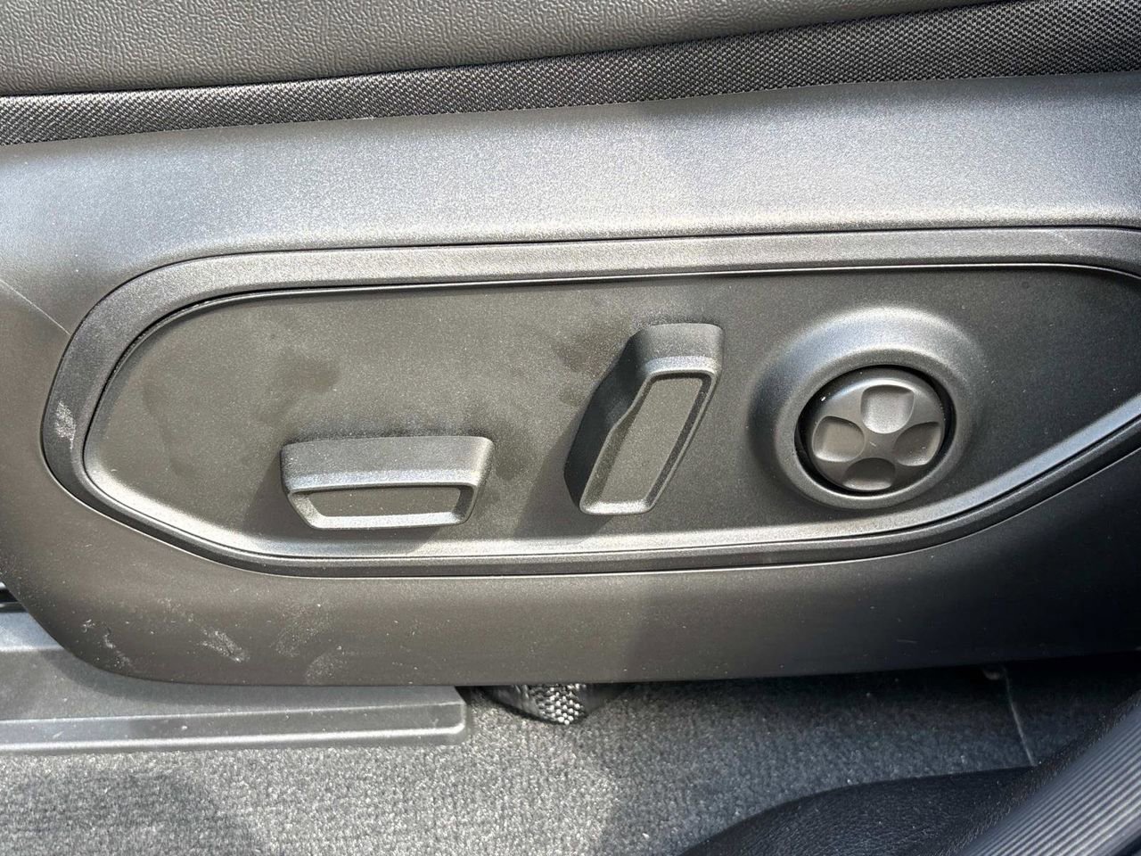 New 2025 Jeep Grand Cherokee Limited w/ Black Appearance Package image 28