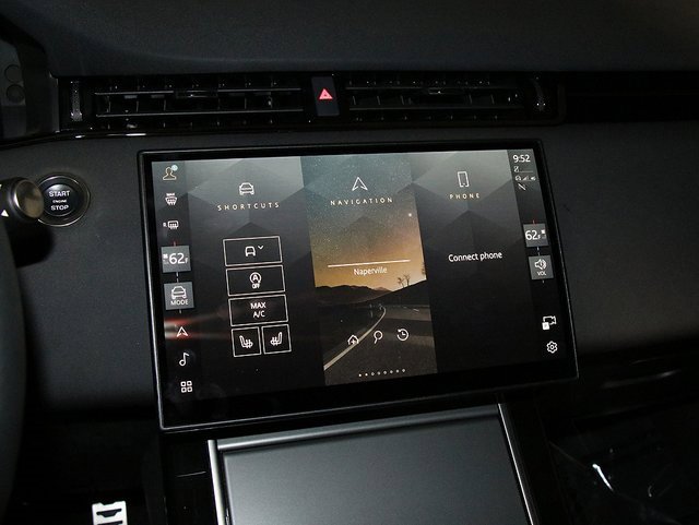 Used 2024 Land Rover Range Rover Evoque Dynamic SE image 17