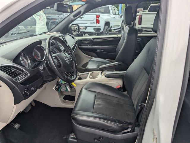Used 2019 Dodge Grand Caravan SXT FWD image 12