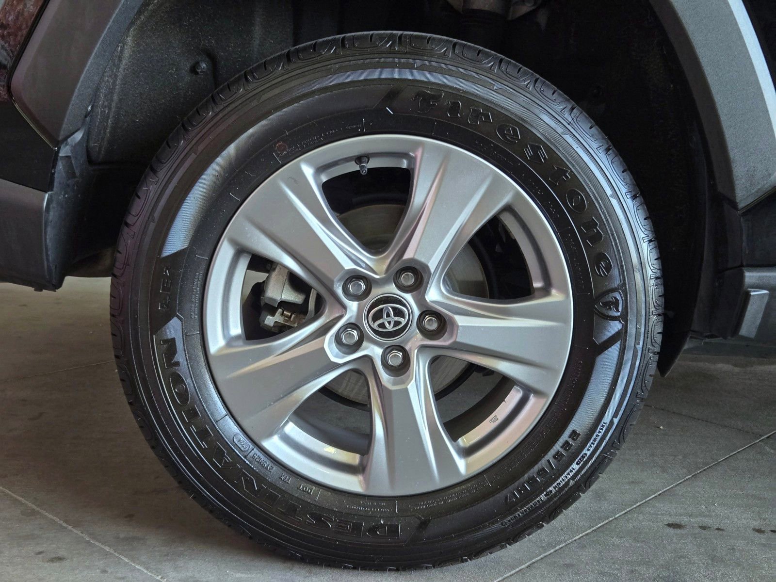 Certified 2025 Toyota RAV4 XLE FWD image 5