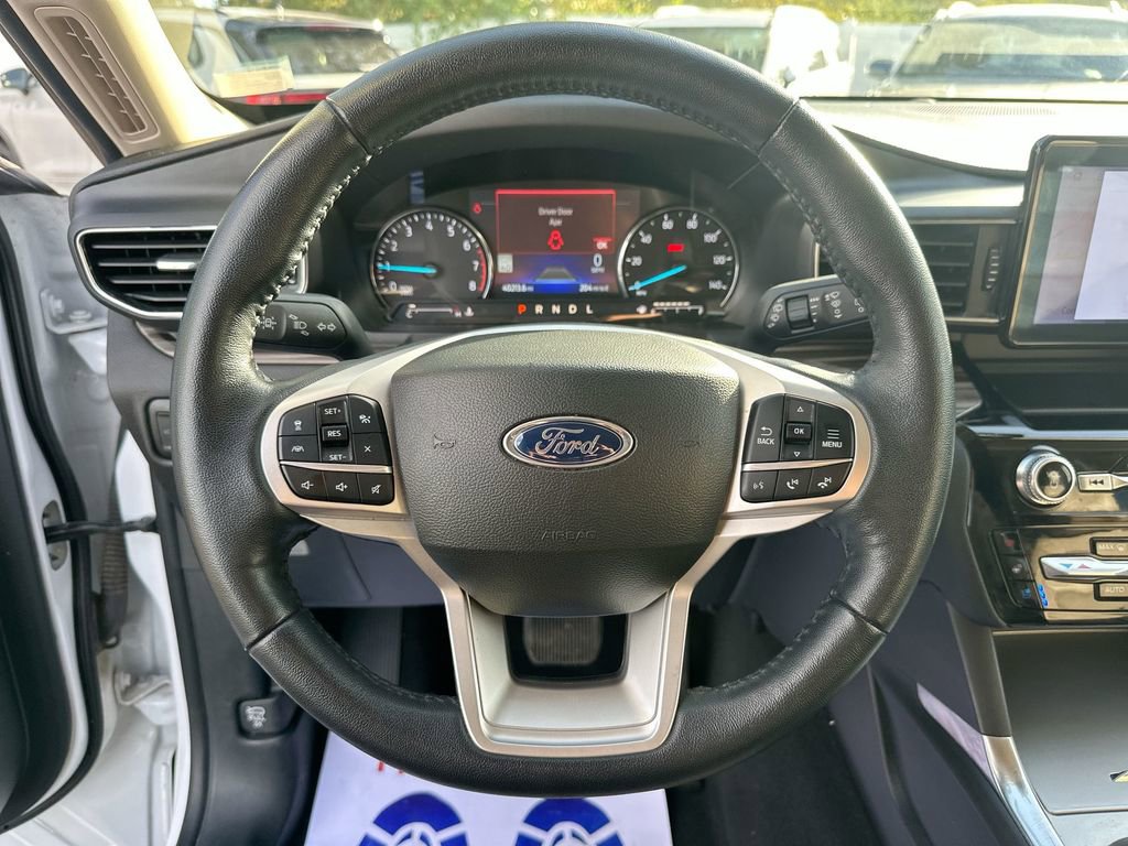 Used 2023 Ford Explorer Limited image 46