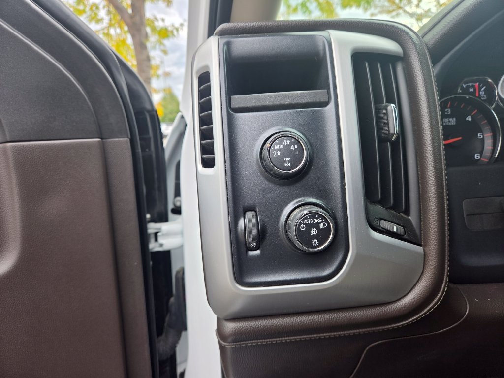 Used 2015 GMC Sierra 1500 SLT w/ Driver Alert Package AWD/4WD image 19