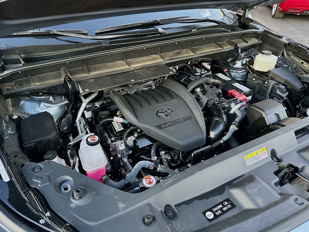 Used 2024 Toyota Highlander XLE image 26