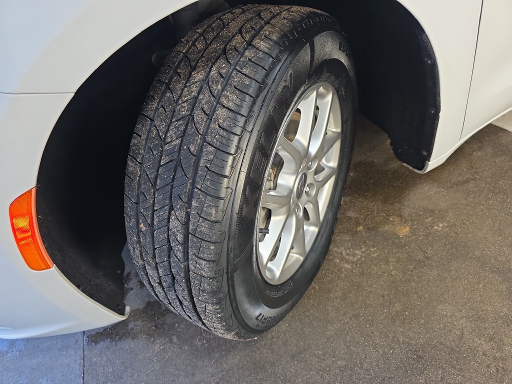 Used 2023 Chrysler Pacifica Touring-L FWD image 36