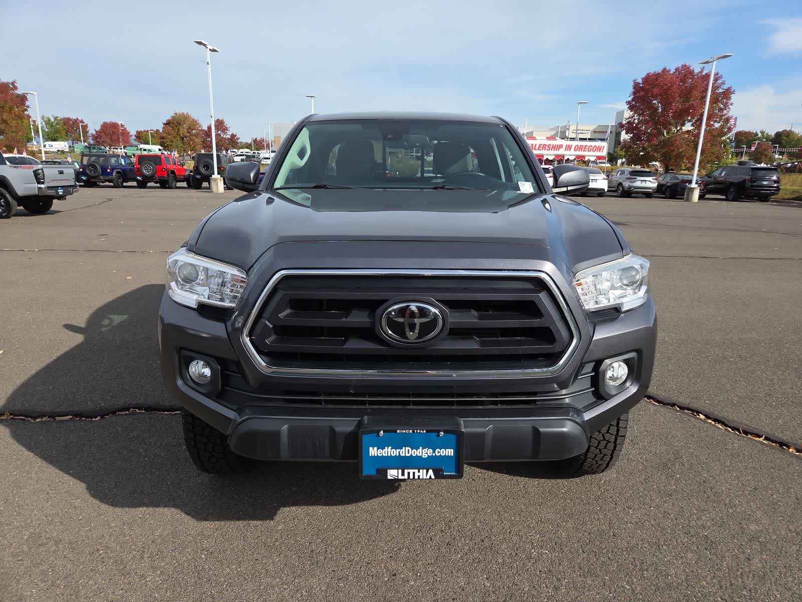 Used 2020 Toyota Tacoma SR5 w/ Blackout Package AWD/4WD image 14