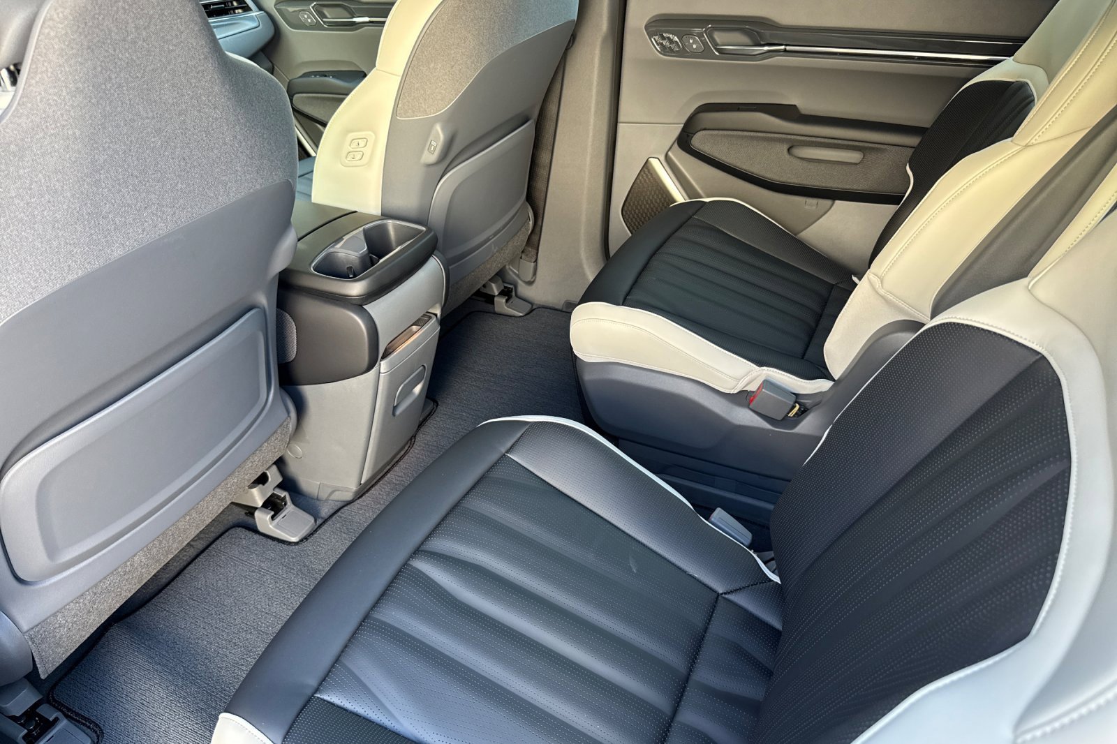 New 2026 Kia EV9 GT-Line image 8