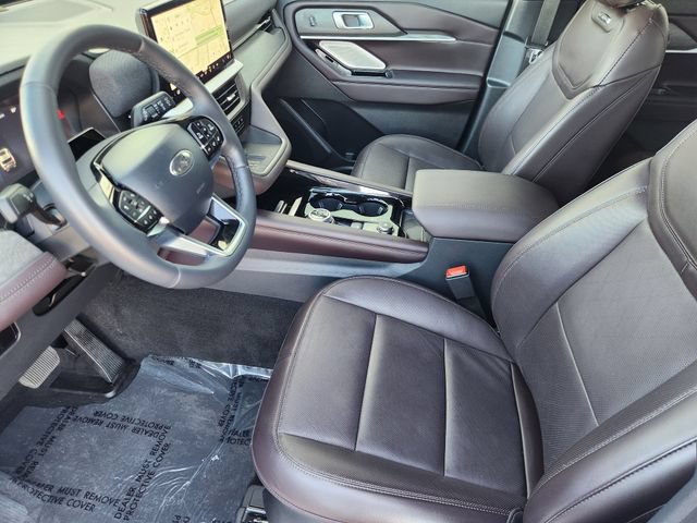 Used 2025 Ford Explorer Platinum RWD image 4