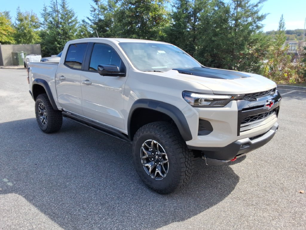 New 2026 Chevrolet Colorado ZR2 w/ Technology Package AWD/4WD image 3