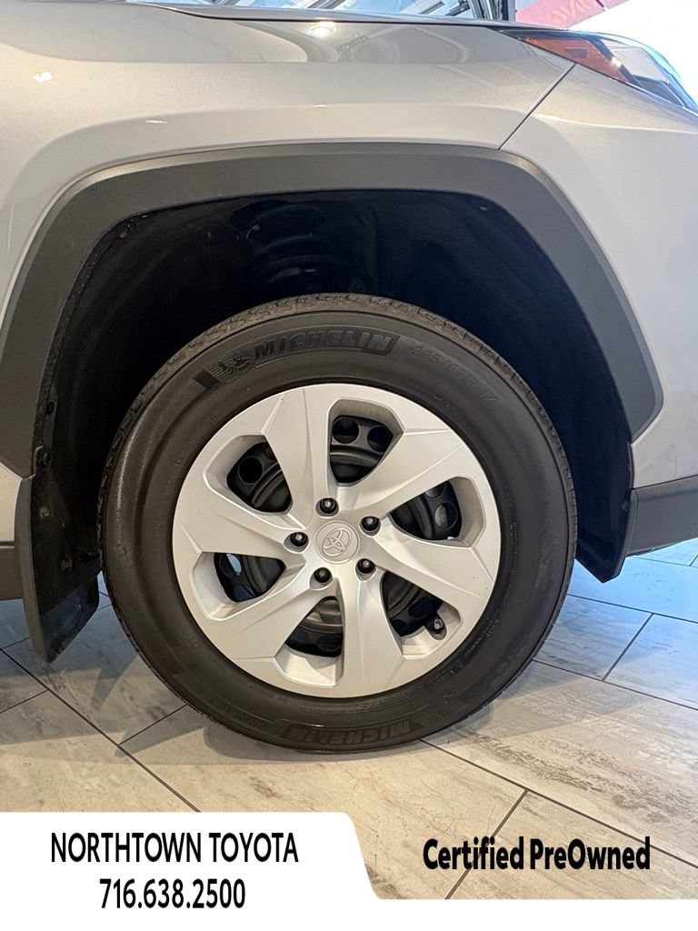 Used 2024 Toyota RAV4 LE AWD/4WD image 13