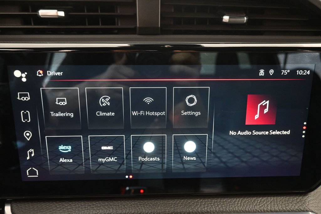 Used 2024 GMC Sierra 1500 Denali w/ Technology Package AWD/4WD image 9
