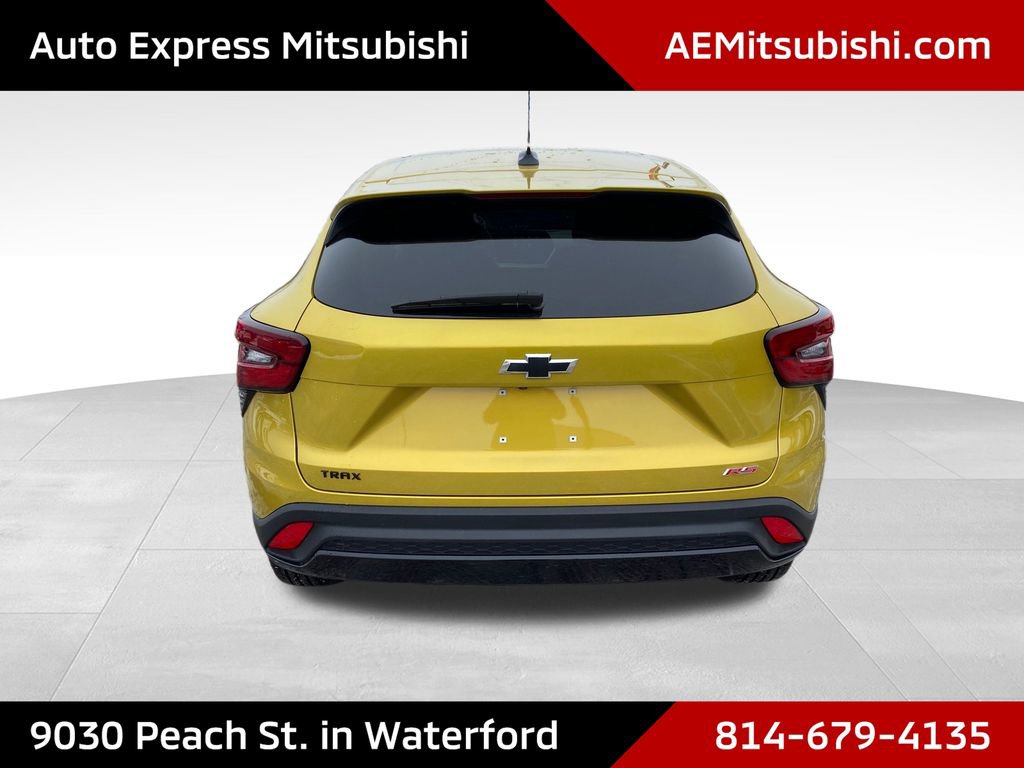 Used 2024 Chevrolet Trax RS w/ Sunroof Package image 6