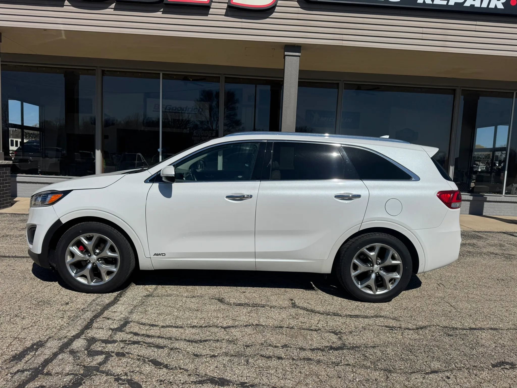 Used 2016 Kia Sorento SX AWD/4WD image 2