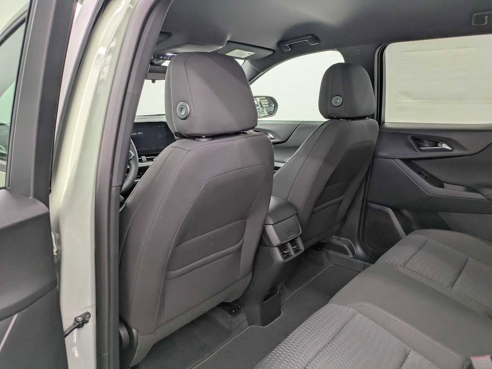 New 2026 Chevrolet Equinox LT image 18