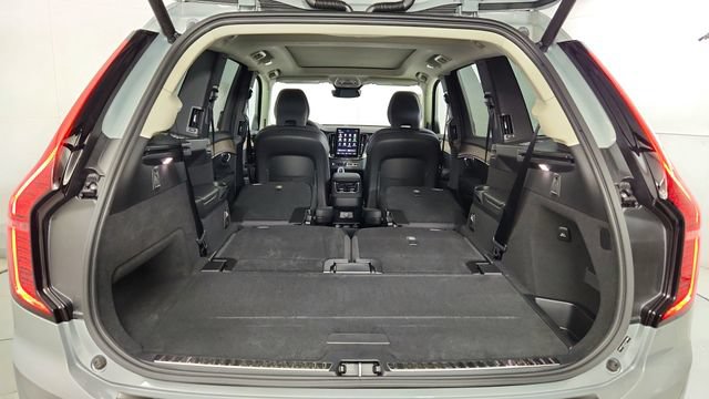 New 2026 Volvo XC90 B5 Plus w/ Protection Package Premier AWD/4WD image 42