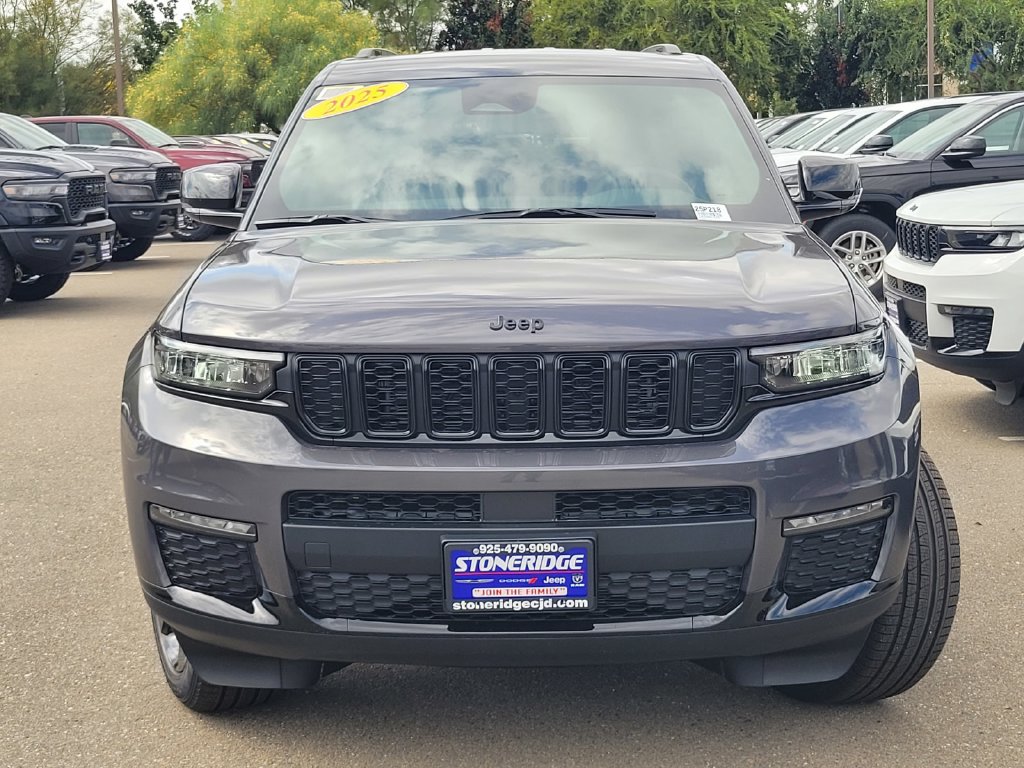 New 2025 Jeep Grand Cherokee L Limited w/ Black Appearance Package AWD/4WD image 2