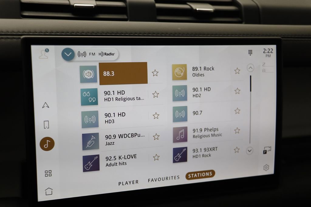 Used 2025 Land Rover Defender 130 S image 9