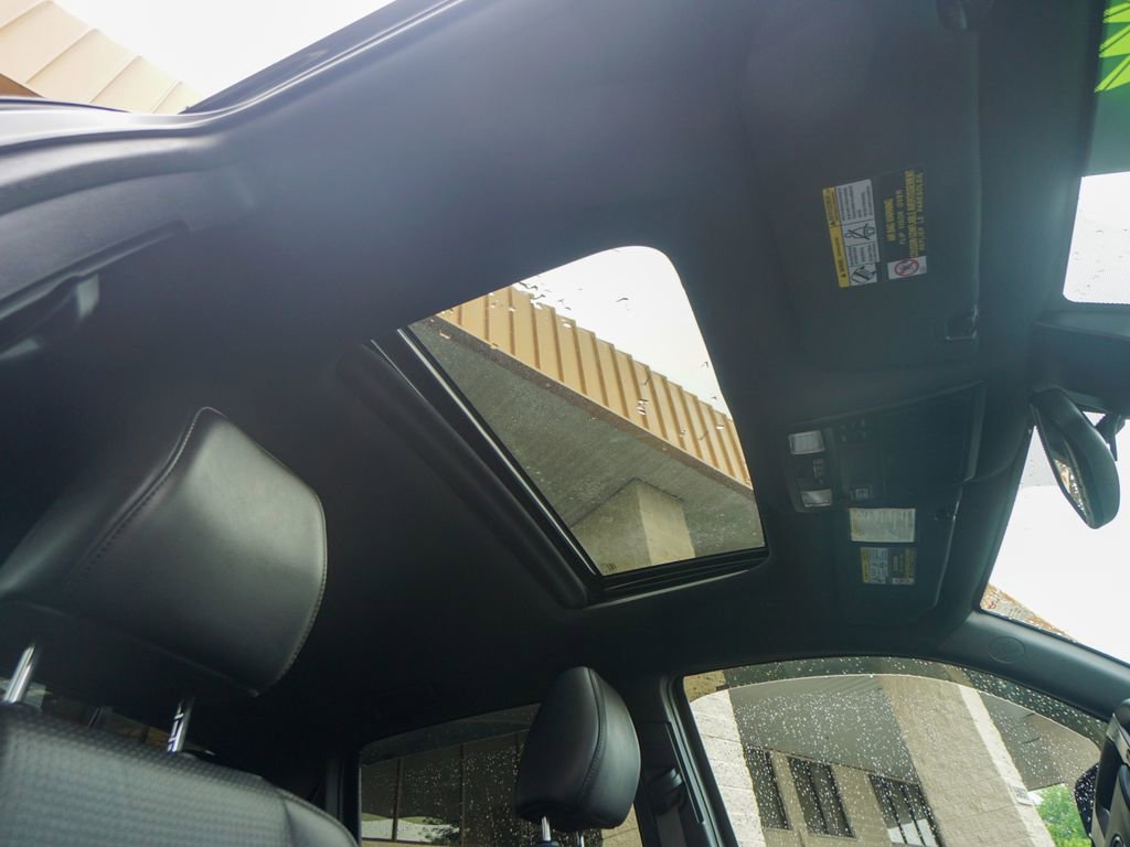 Used 2020 Toyota Tacoma Limited image 33