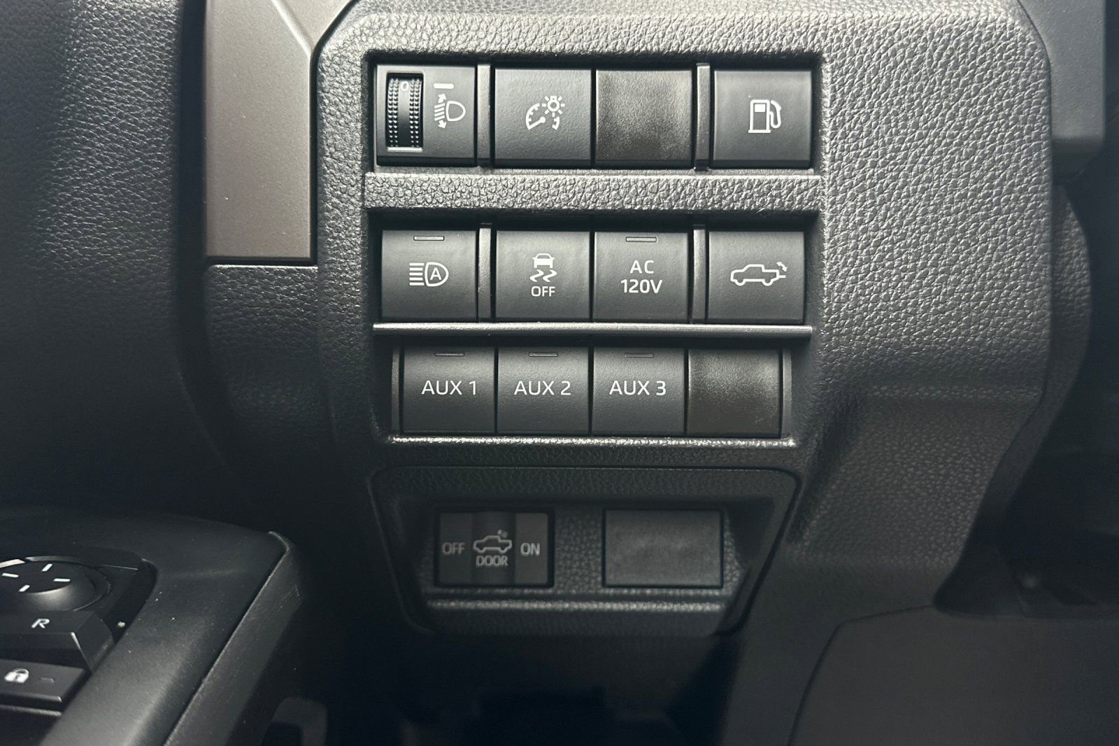 Used 2025 Toyota Tacoma TRD Off-Road w/ TRD Off Road Premium Package AWD/4WD image 27