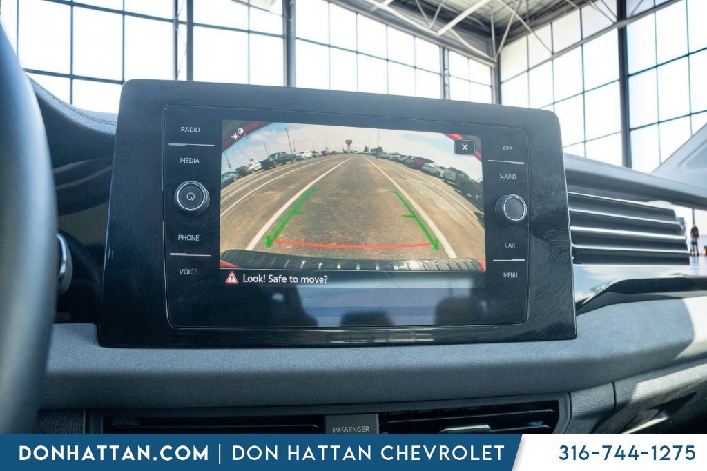 Used 2025 Volkswagen Jetta SE FWD image 8