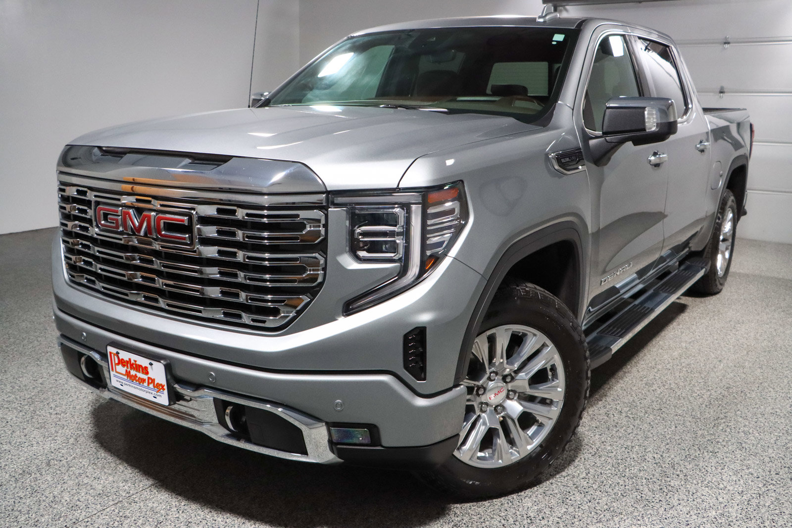 Used 2025 GMC Sierra 1500 Denali w/ Technology Package AWD/4WD image 34