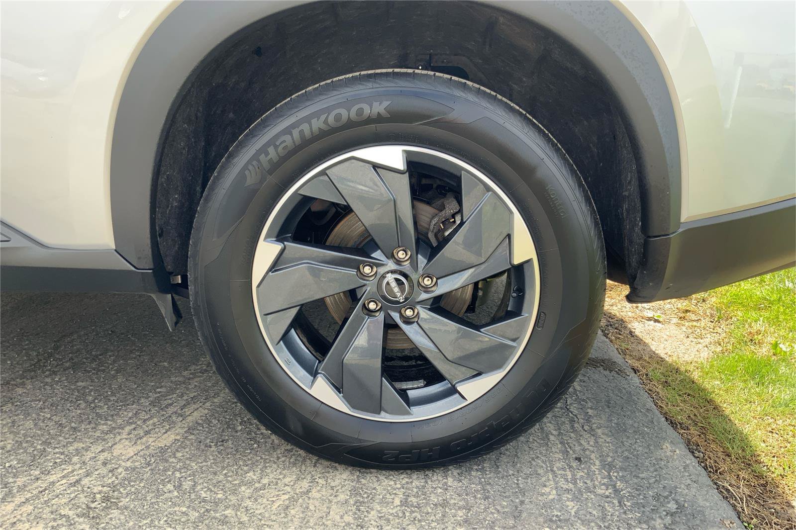 Used 2025 Nissan Rogue SV AWD/4WD image 28