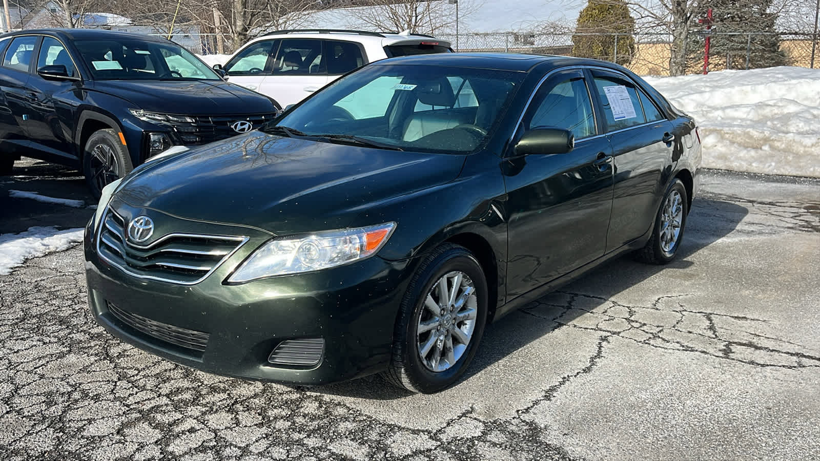 Used 2010 Toyota Camry XLE image 3