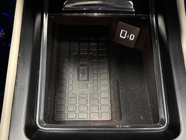 Used 2025 Lincoln Corsair Reserve image 23