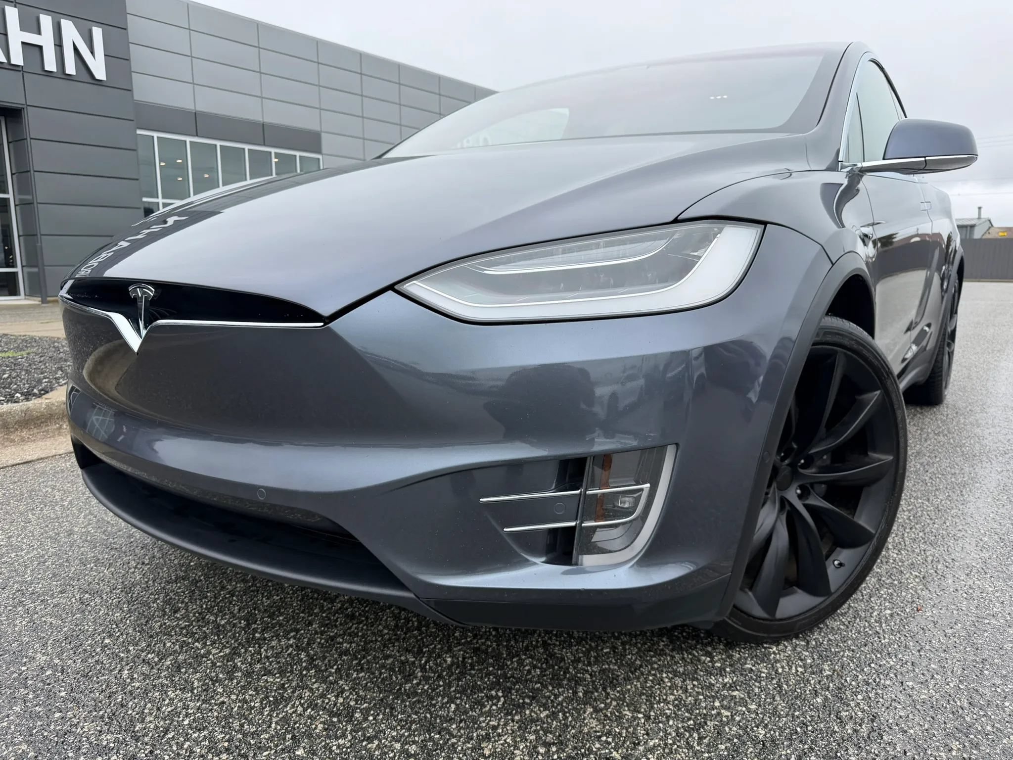 Used 2021 Tesla Model X Long Range AWD/4WD image 1