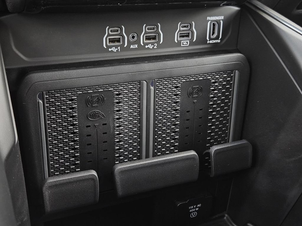 Used 2025 RAM 1500 Laramie AWD/4WD image 14