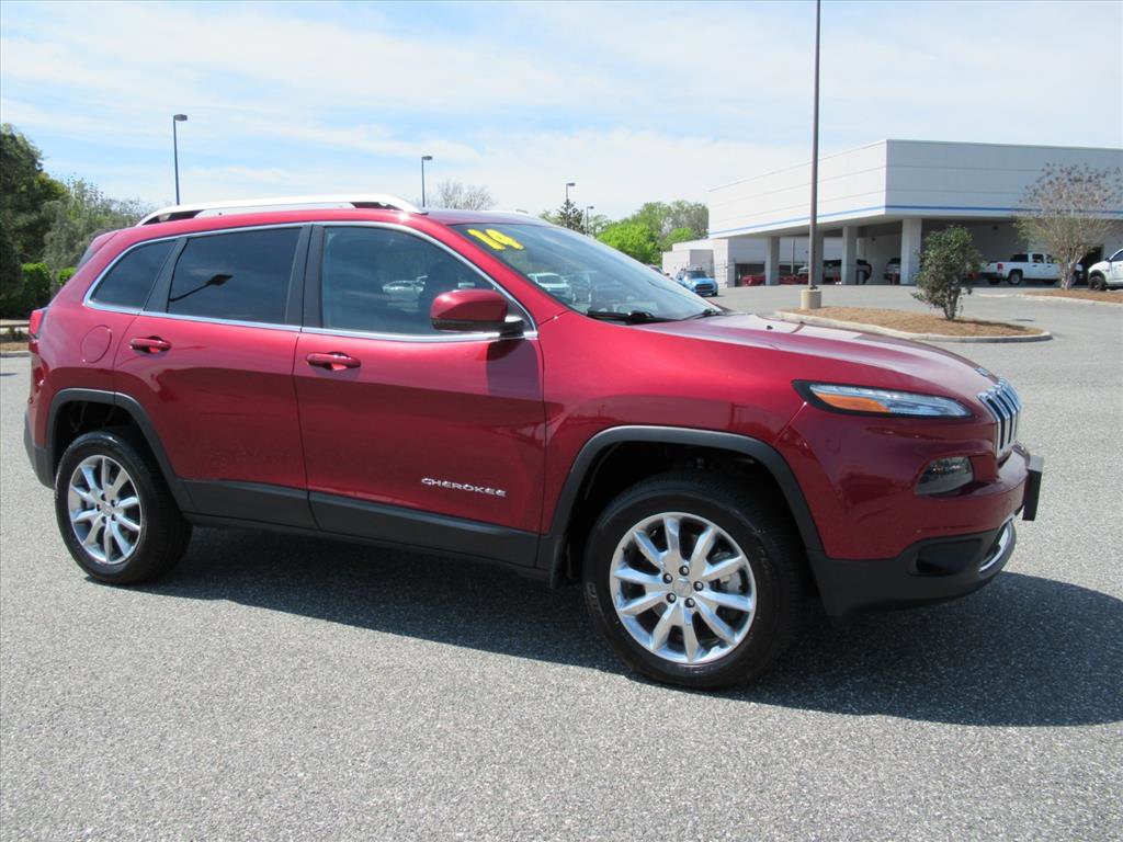 Used 2014 Jeep Cherokee Limited w/ Luxury Group image 2