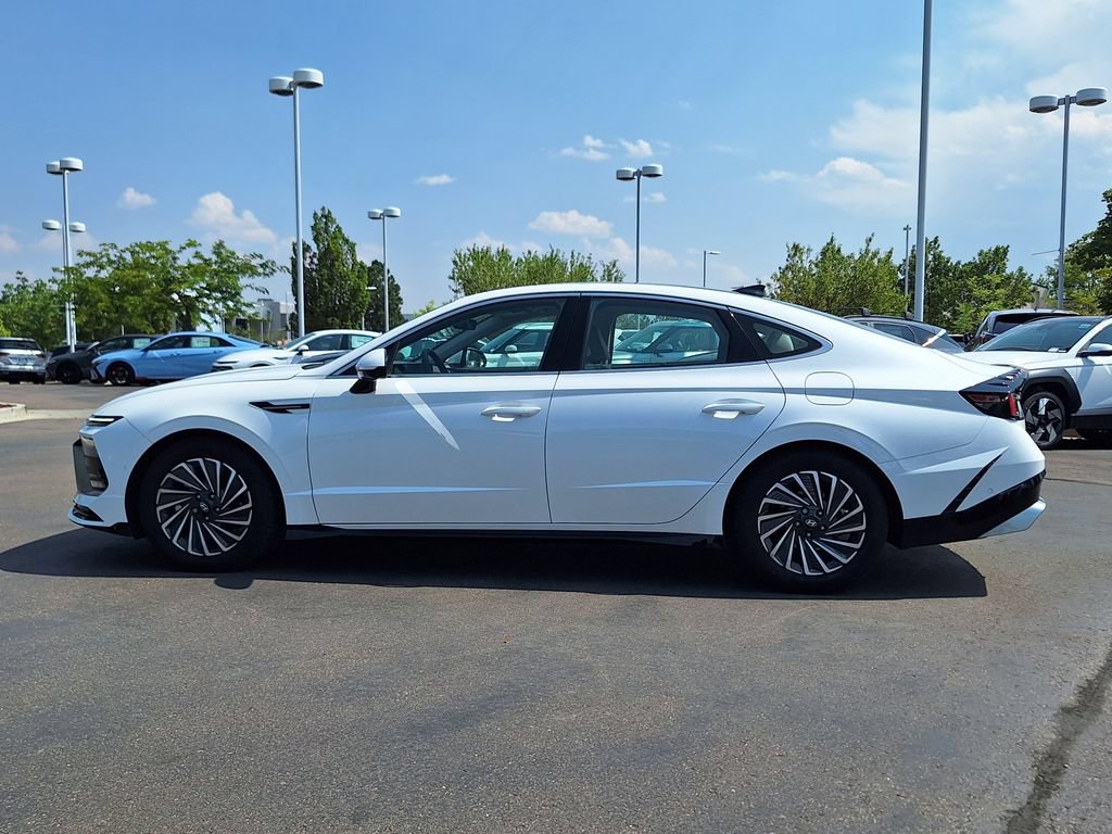 Certified 2025 Hyundai Sonata Limited FWD image 6