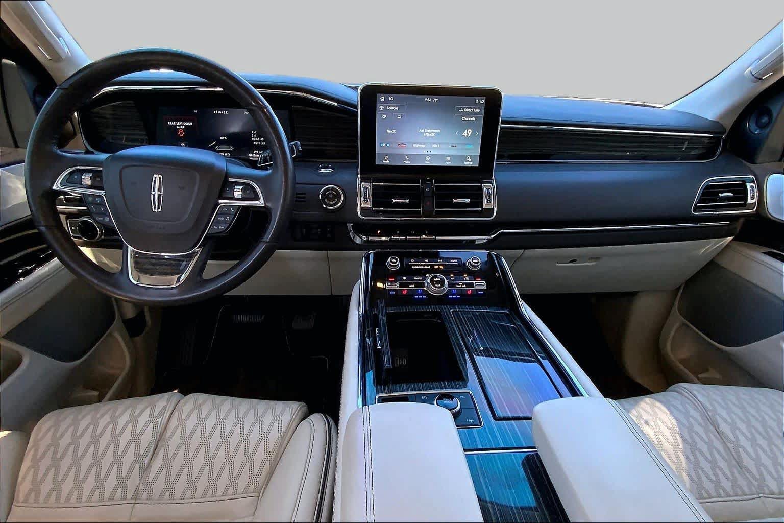 Used 2021 Lincoln Navigator L Black Label w/ Cargo Convenience Package AWD/4WD image 14