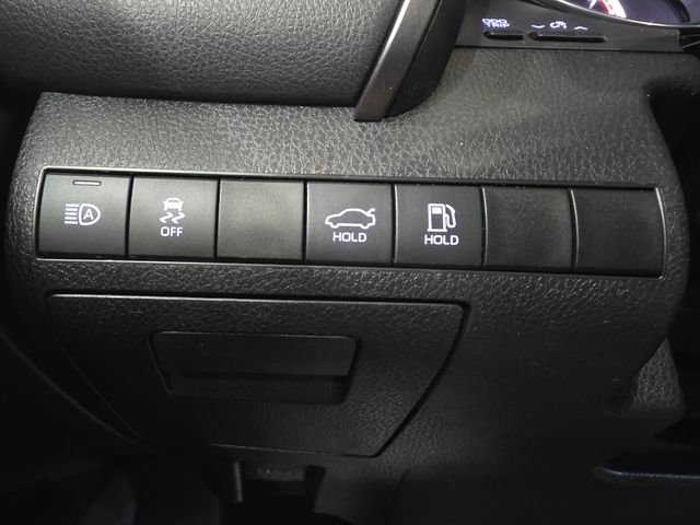 Used 2019 Toyota Camry LE image 19