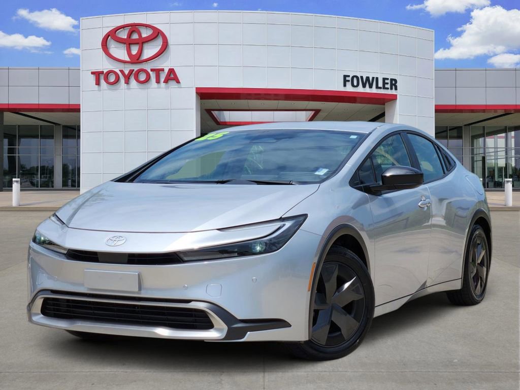 Used 2025 Toyota Prius Plug-In Hybrid FWD image 1