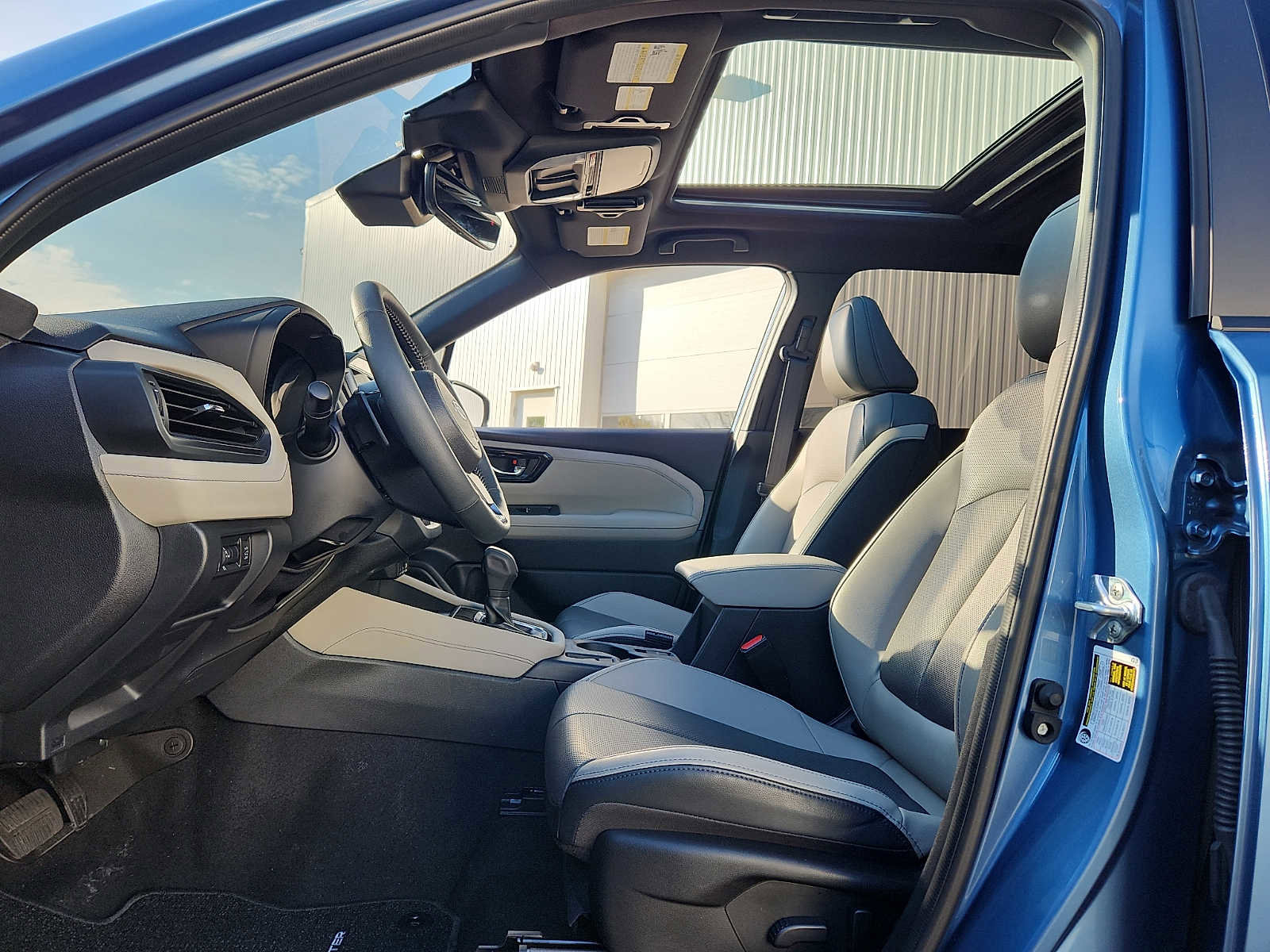 Used 2025 Subaru Forester Limited image 13