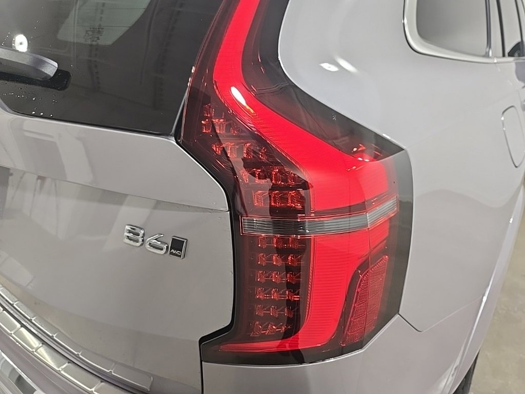 Used 2026 Volvo XC90 B6 Ultra image 11