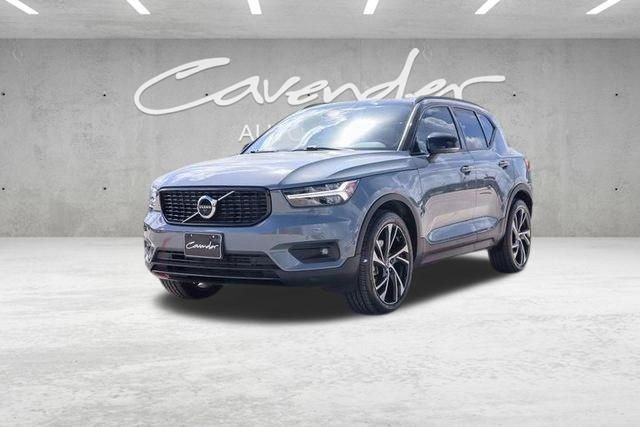 Used 2021 Volvo XC40 T5 R-Design w/ Advanced Package