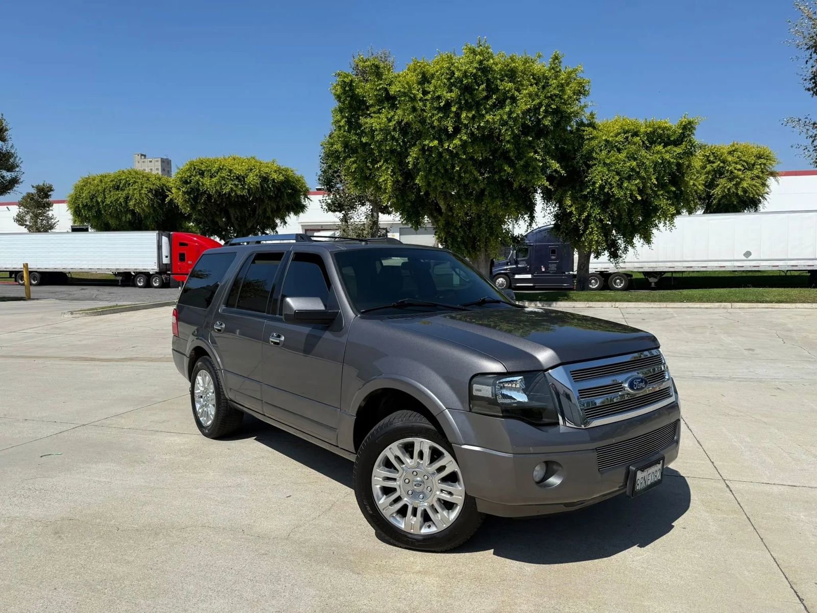 Used 2014 Ford Expedition Limited w/ Equipment Group 301A image 2