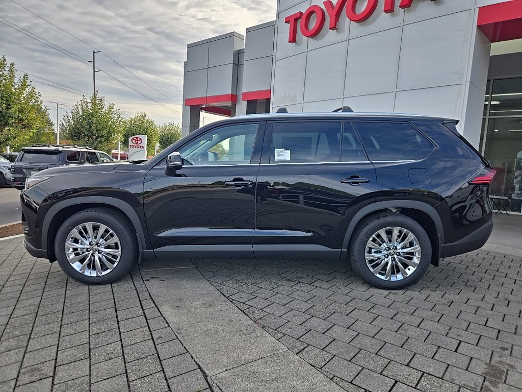 New 2026 Toyota Grand Highlander AWD image 2