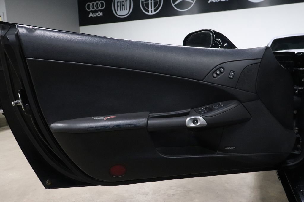 Used 2006 Chevrolet Corvette Convertible w/ Preferred Equipment Group image 9