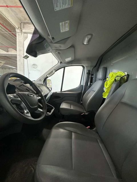 Used 2018 Ford Transit 250 130 Low Roof RWD image 9