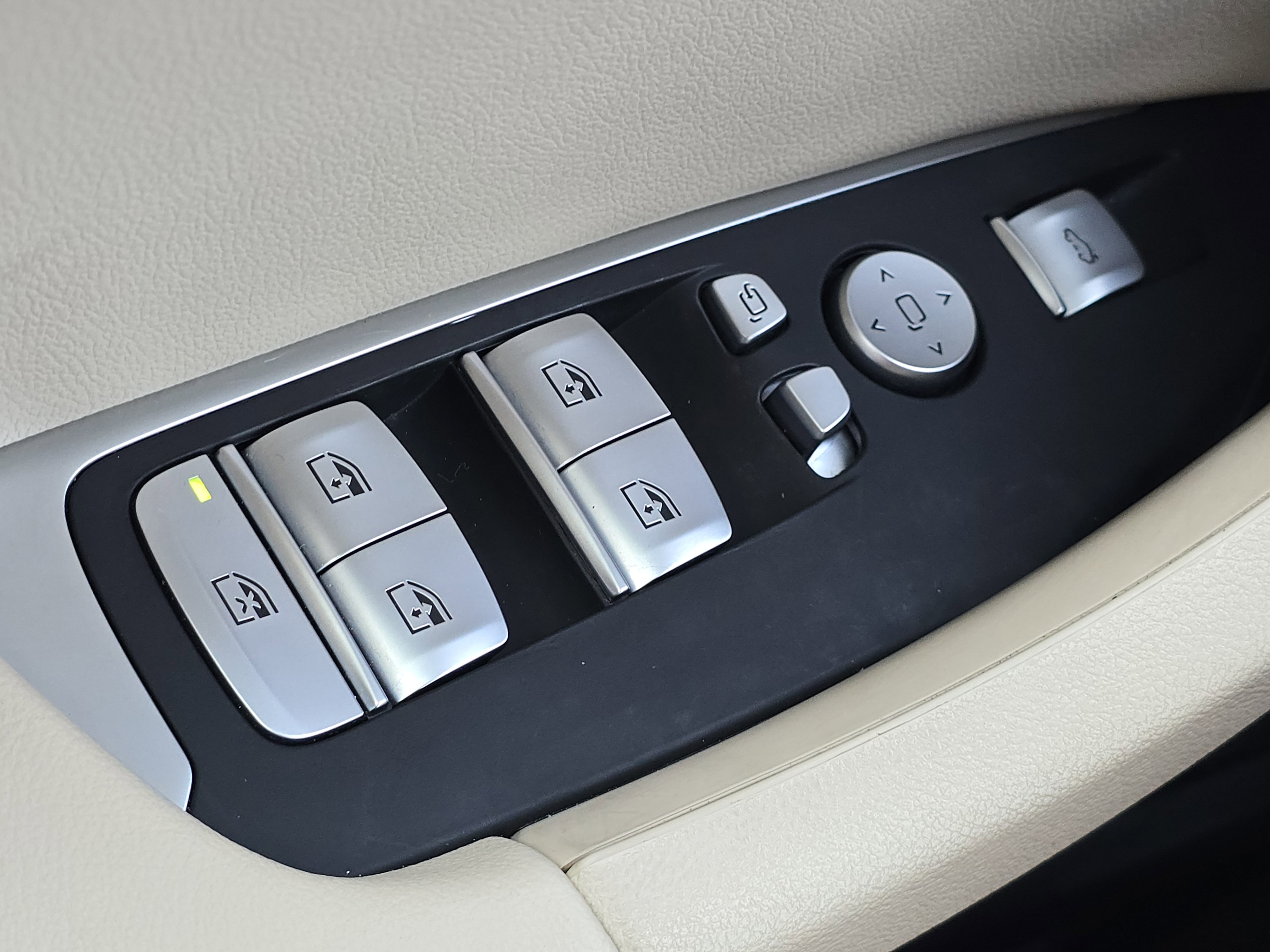 Used 2023 BMW X3 xDrive30i w/ Convenience Package image 12