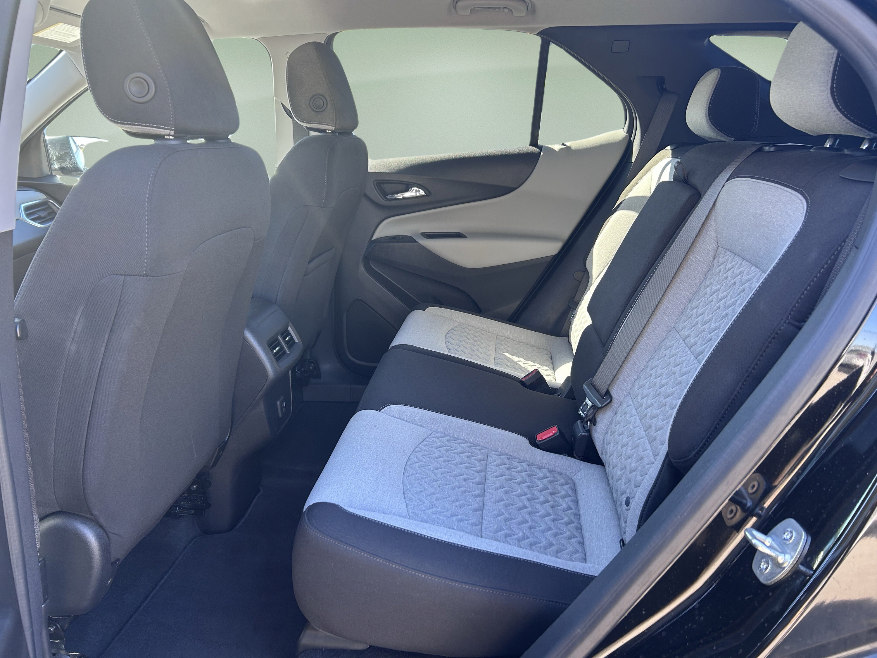 Used 2024 Chevrolet Equinox LS w/ LS Convenience Package AWD/4WD image 23