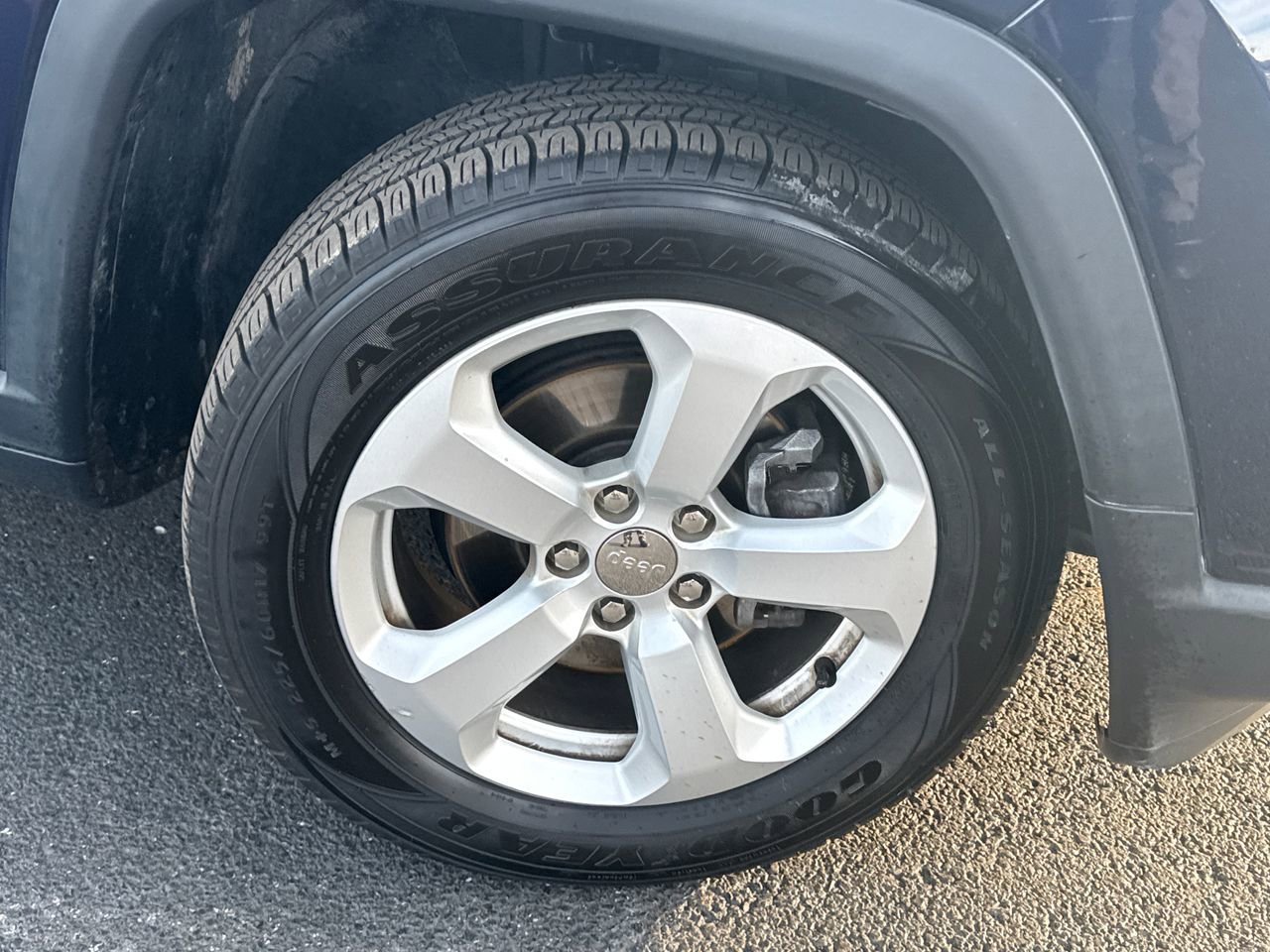 Used 2017 Jeep Compass Latitude w/ Popular Equipment Group image 9