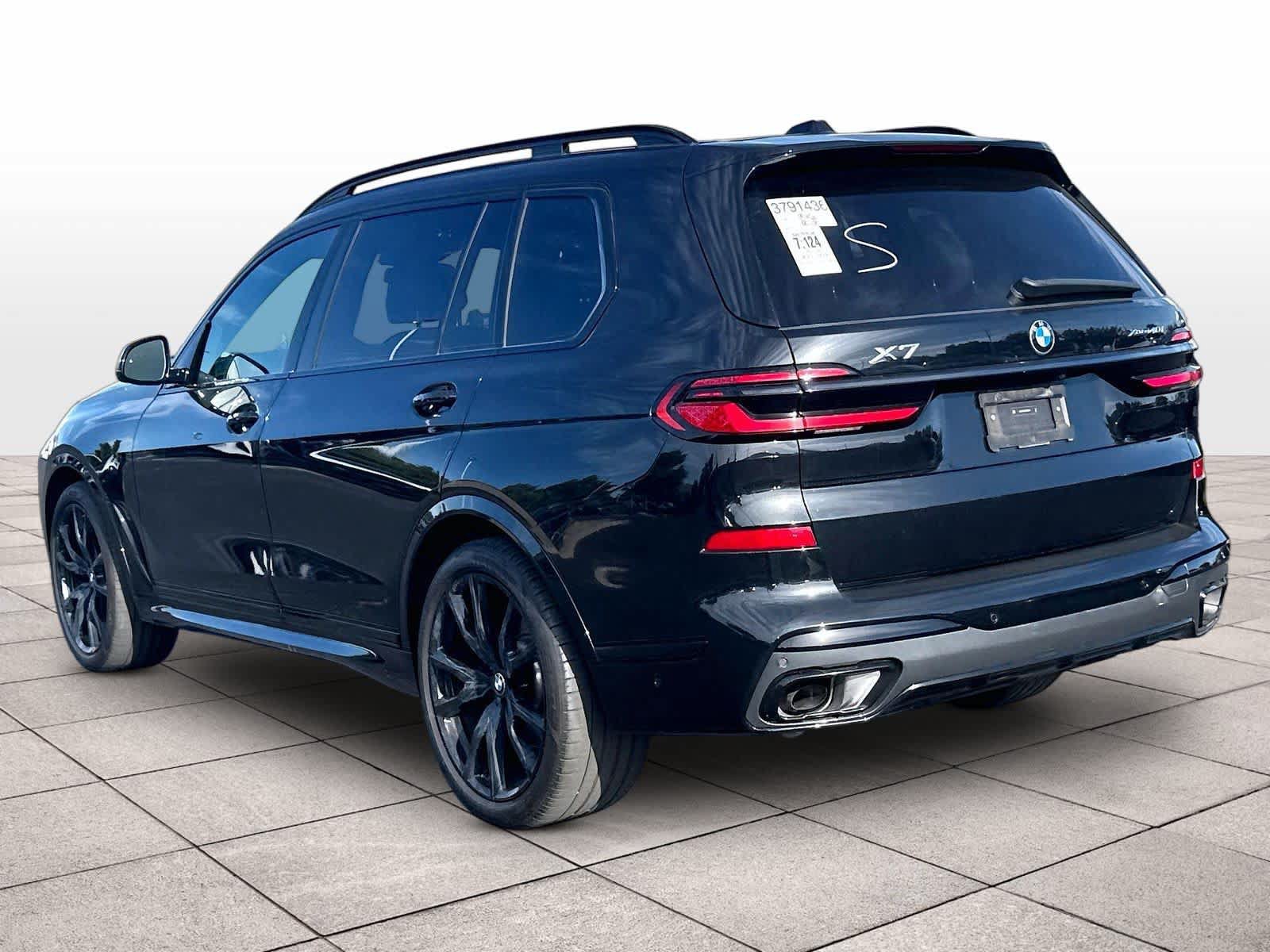 Used 2024 BMW X7 xDrive40i w/ M Sport Package AWD/4WD image 7