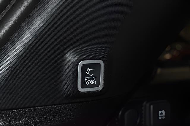 New 2026 Jeep Grand Cherokee Limited w/ Limited Altitude Package AWD/4WD image 33