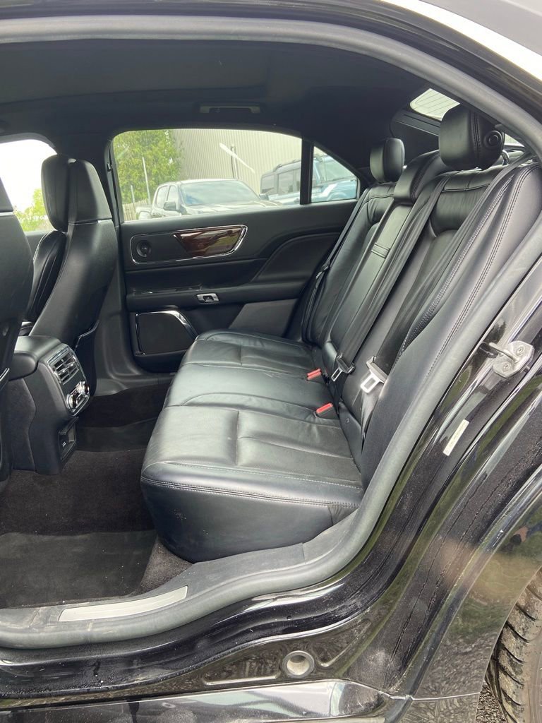 Used 2019 Lincoln Continental Reserve FWD image 12